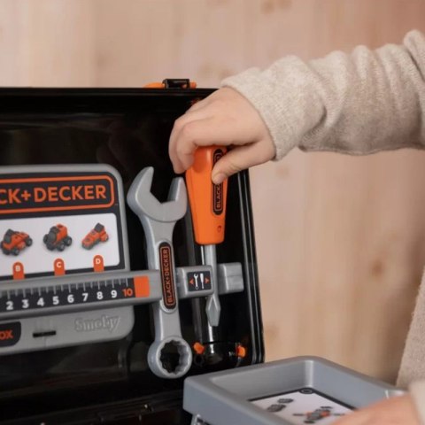SMOBY Black & Decker Walizka z Narzędziami + Samochód w Częściach SMOBY Black & Decker Walizka z Narzędziami + Samochód w Częściach